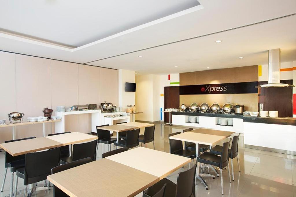 Amaris Simpang Lima Hotel Semarang Luaran gambar